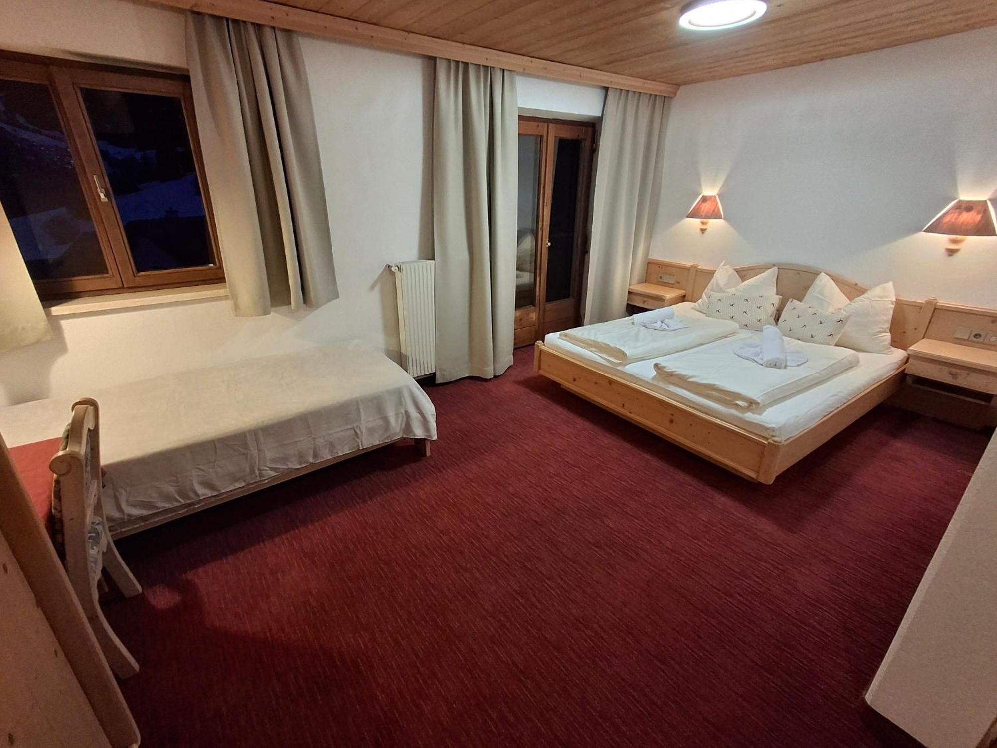 Pension Razil Ladis Exterior foto